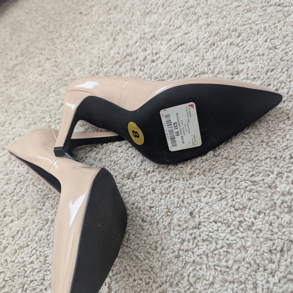 Elegant Nude Pumps